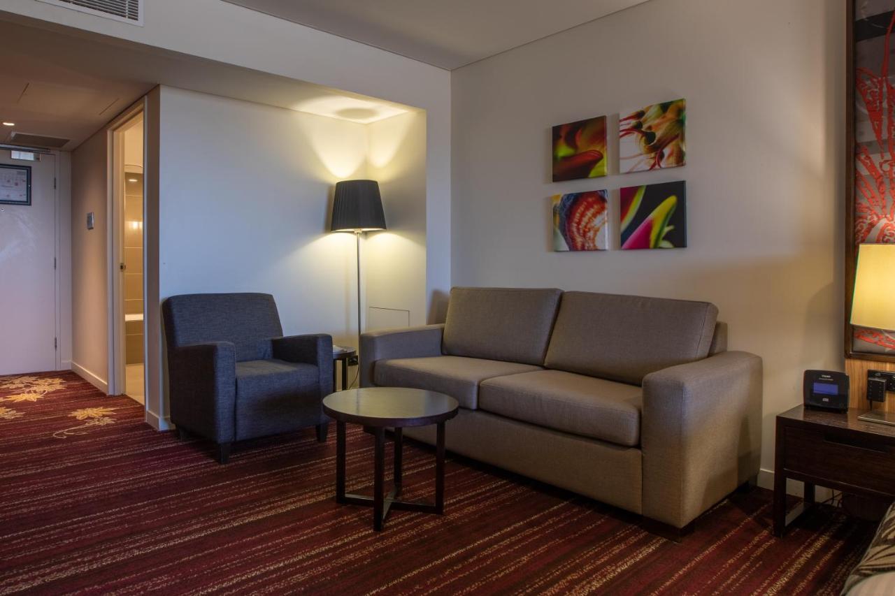 มันตรา แกล็ดสโตน Aparthotel แกลดสตัน ภายนอก รูปภาพ