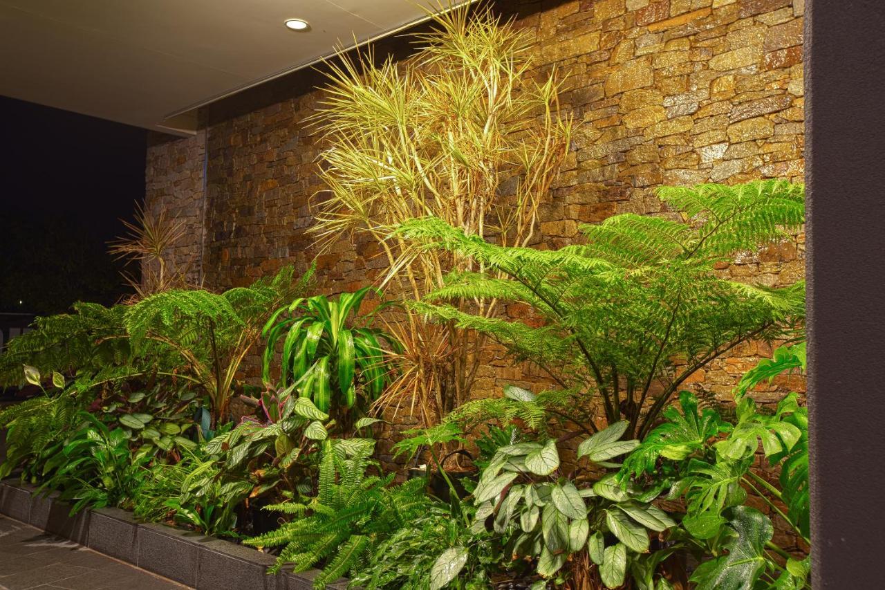 มันตรา แกล็ดสโตน Aparthotel แกลดสตัน ภายนอก รูปภาพ
