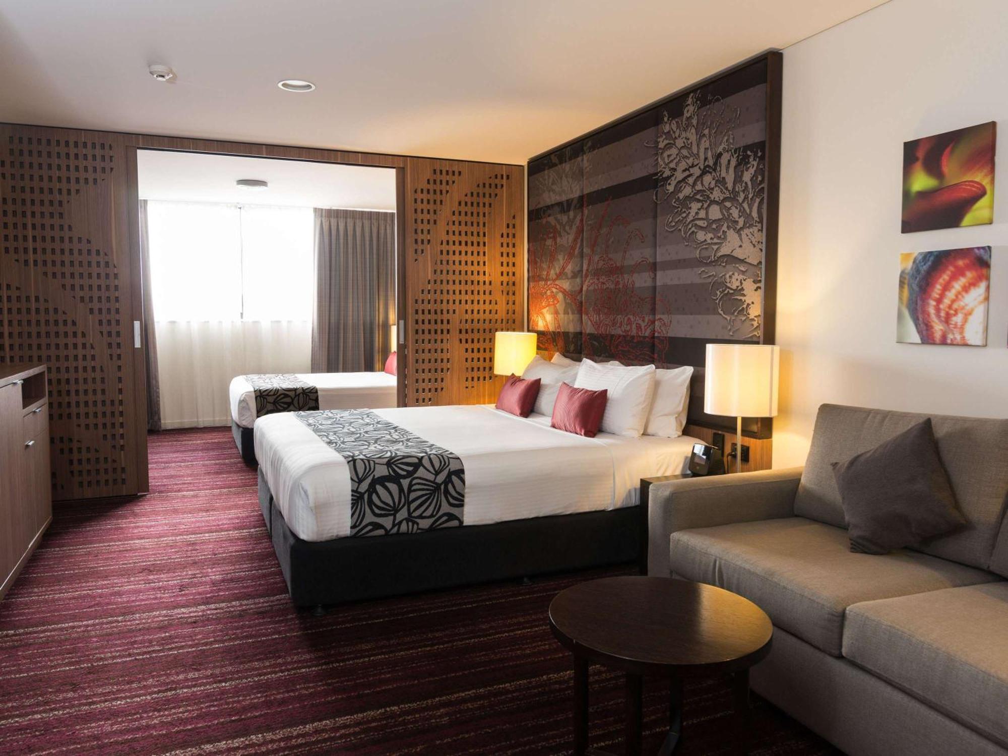 มันตรา แกล็ดสโตน Aparthotel แกลดสตัน ภายนอก รูปภาพ