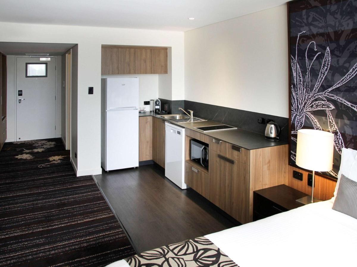 มันตรา แกล็ดสโตน Aparthotel แกลดสตัน ภายนอก รูปภาพ